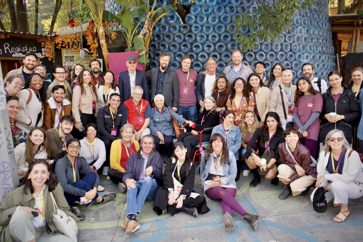 PlacemakingX's tweet photo. @ayandita @H20FrntDsgn @PlacemakingMx @CarmenMaysMPA @TinaGovan1 @sociallifeproj @African_Spaces To celebrate #Placemaking movement founder @Fred_Kent’s birthday we had a ceremony at our #GlobalPlacemakingSummit to launch his #BenchOnEveryCorner campaign: https://t.co/FyKFBJmPJi @sociallifeproj @HuertoRomaVerde https://t.co/GQDFA07Y7H