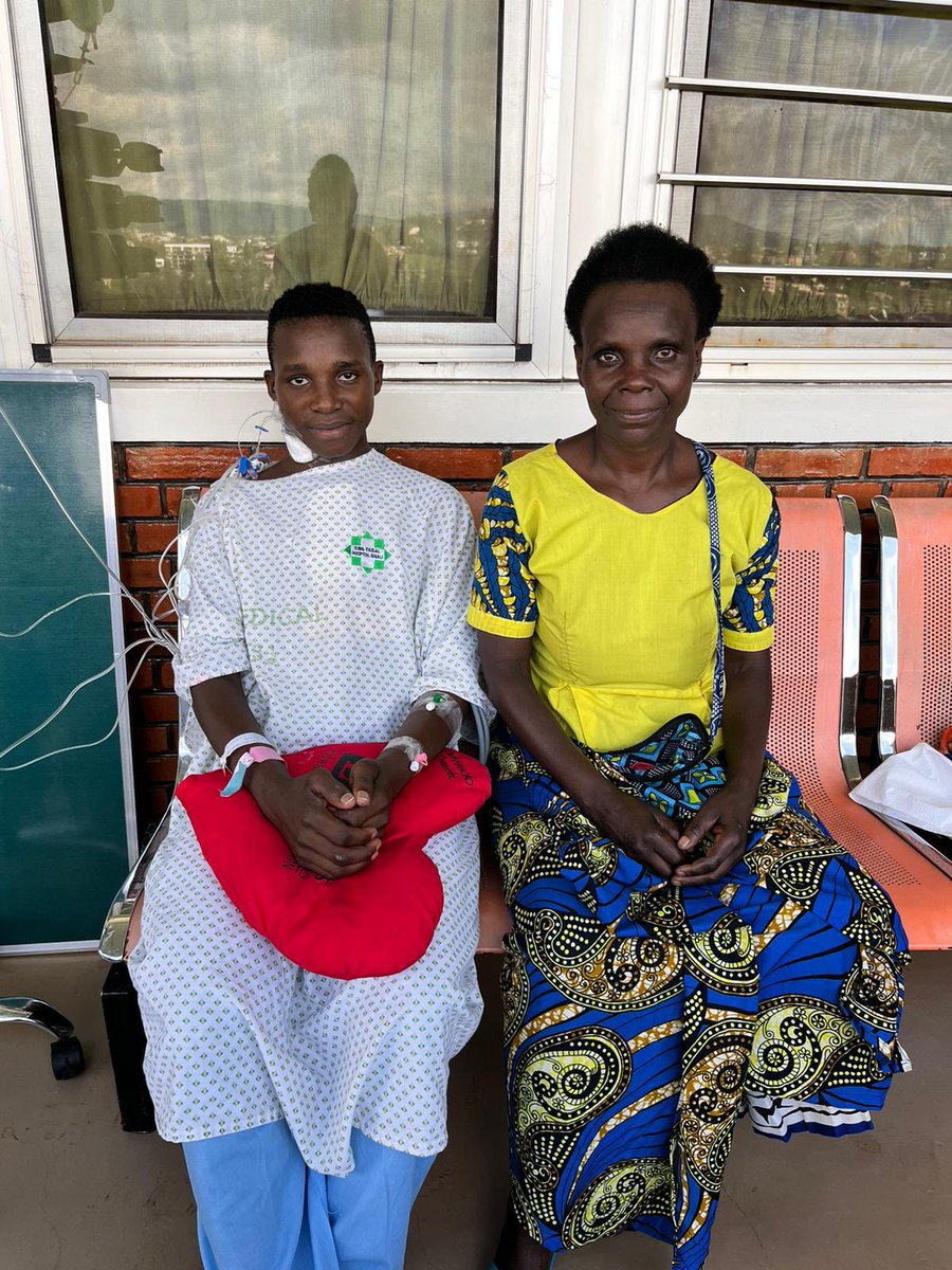 Our first triple valve 🫀🇷🇼 patient catching some fresh air with his mom 2 days post-op. True honor to have make such an impact on these young lives 🇷🇼🇺🇸🫀💯🔥 **Posted with family and patient permission** cc: @UCSFCTSurgery @UCSFHospitals @TeamHeartRwanda