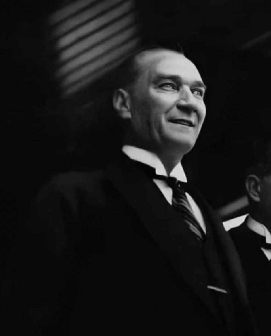 "Beni ne zaman görmek isterseniz aynaya bakın. Siz Türk çocukları, benim bir parçamsınız, ben de sizin!"