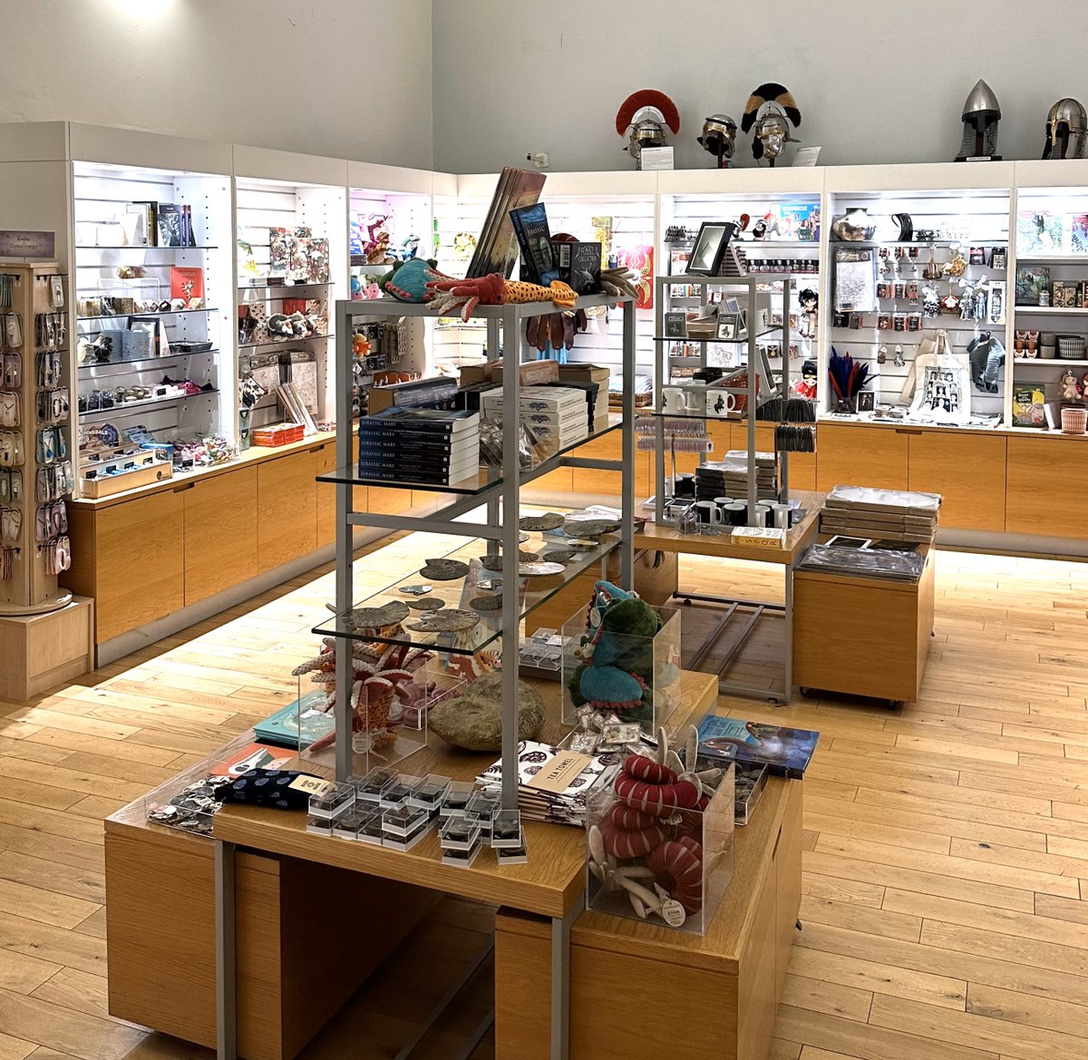 We’re taking part in #MuseumShopSunday! 🛍️✨ As a thank you for choosing to shop with us this year we will be offering 10% off in our shop on Sun 26th Nov, just show this tweet & the code MSS23. Browse gift ideas, local products & more! Details & T&Cs: yorkmuseumstrust.org.uk/whats-on/event…