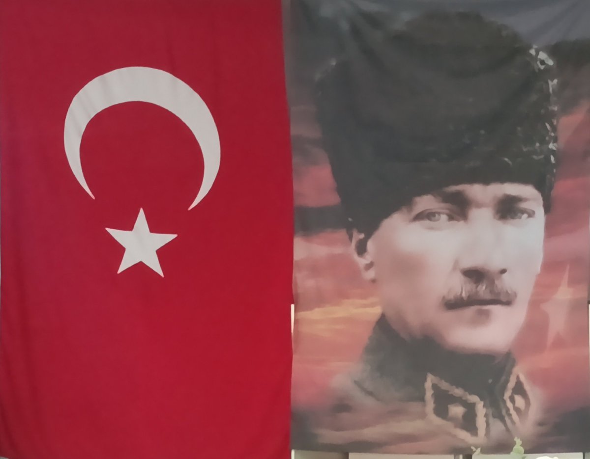 ErkutBatu's tweet photo. Atamızı 100.yıl kongremizde bilimle anmak çok anlamlıydı. Emeği geçen herkese teşekkürler 🇹🇷🇹🇷 @tbedriye1 @izmirdemokrasi1 @bernadirimmete @ReyhanIrkin https://t.co/TiCgkizGTN