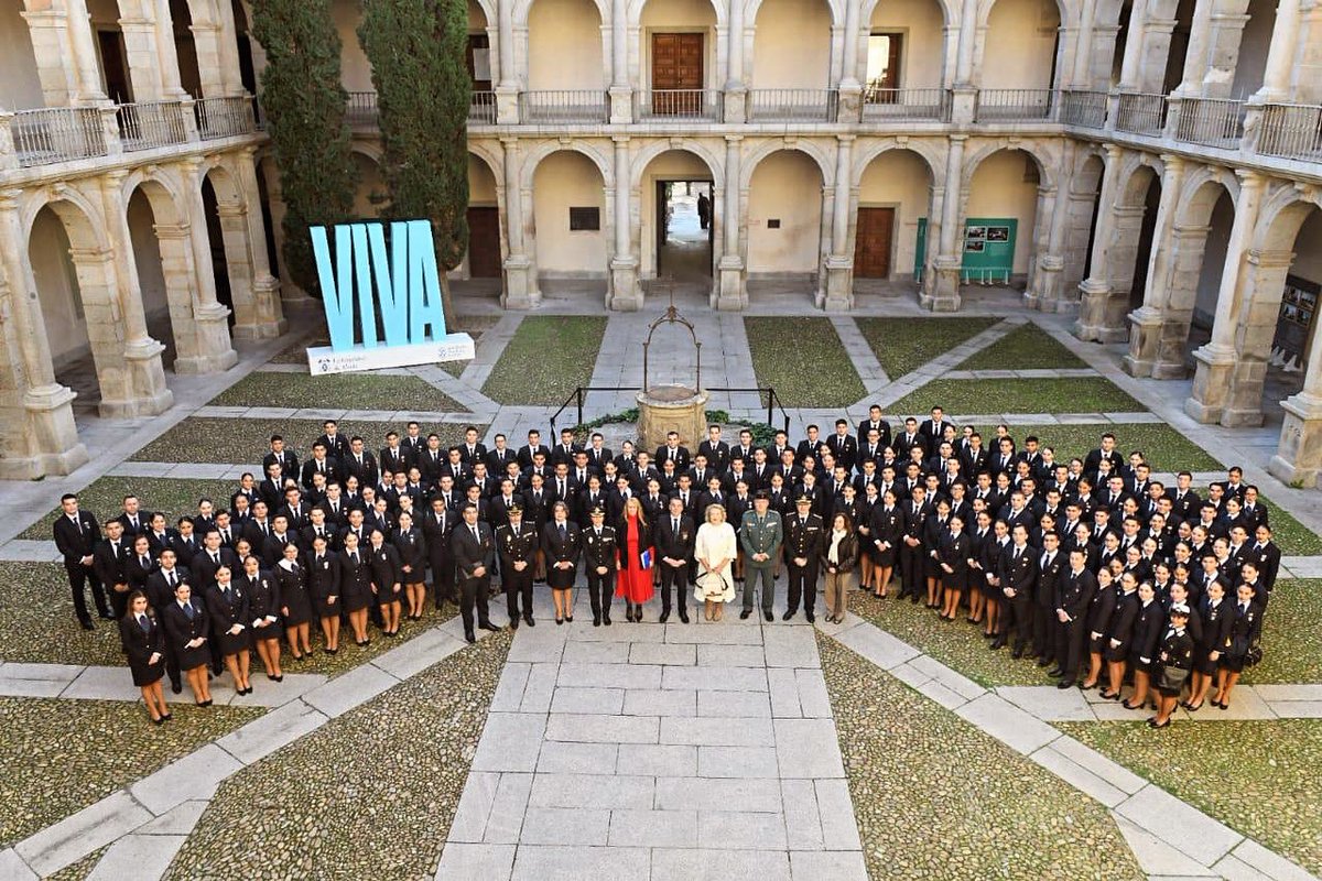 Queremos dar la bienvenida a los 164 alumnos de la delegación de alumnos de la Escuela de Investigaciones Policiales de Chile (ESCIPOL 
Estos alumnos cursaran en @uahes @iuicp el curso de especialización en ciencias y Der. Humanos aplicadas a la función policial.
<a href="/GobiernodeChile/">Gobierno de Chile</a>
