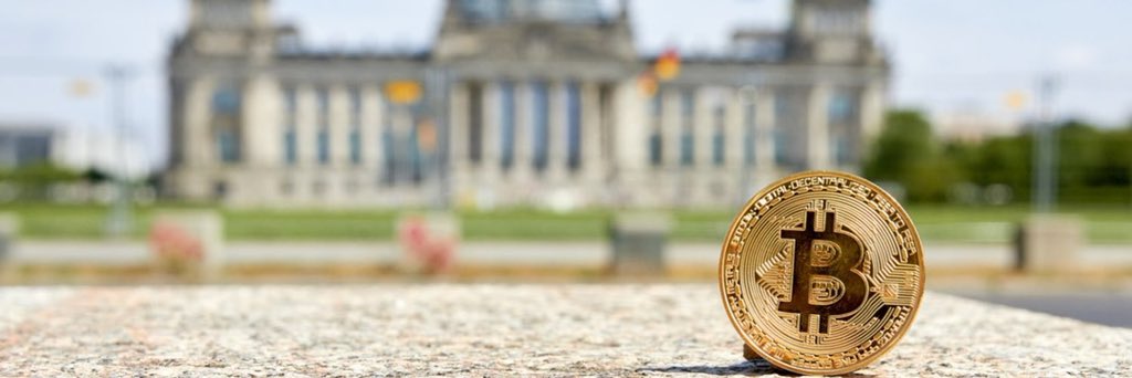 JoanaCotar's tweet photo. Da ich in den letzten 24 Stunden fast 1600 Follower dazu bekomme habe, die sich wohl hauptsächlich wegen meiner Rede zum digitalen Euro hier eingefunden haben (danke dafür und auch für das unglaublich positive Feedback, Ihr seid der Wahnsinn! 😄) möchte ich die Gelegenheit nutzen, auf unser Projekt aufmerksam zu machen:

https://t.co/4iTpAfw7LE

Wir wollen den Abgeordneten des Deutschen Bundestages ein fundiertes Verständnis bezüglich Bitcoin vermitteln und sie über die potenziellen Gefahren eines digitalen Euro aufklären.

Dazu brauchen wir auch und gerade die #Bitcoin-Community. Wer sich einbringen will, ist herzlich willkommen. Mail genügt, wir antworten sicher! @BTCimBundestag