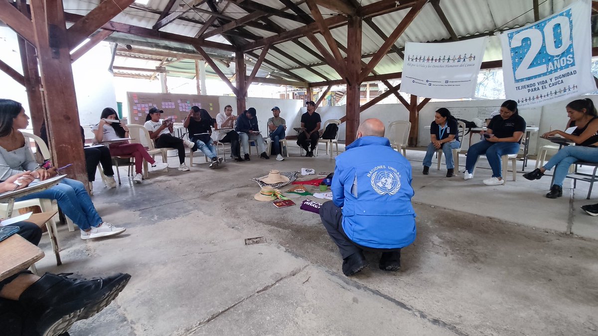 RedVidaDHCauca's tweet photo. #Cauca | Iniciamos nuestra segunda Escuela con jóvenes líderes y lideresas de las organizaciones articuladas en defensa de los Derechos Humanos. Esta mañana fortalecemos estrategias de resolución de conflictos. Agradecemos a @PnudColombia por su acompañamiento.
#Colombia https://t.co/it95VXimAR