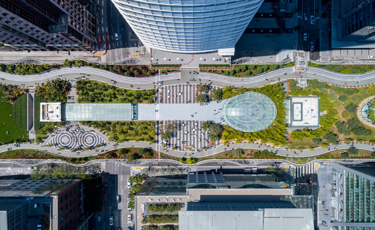 One of the things our members love most about the Werqwise SF location is our proximity to open spaces like Salesforce Park!  Join us on our latest adventure to the 5.4-acre rooftop public park located just two blocks from us and extending nearly four city blocks. There is no