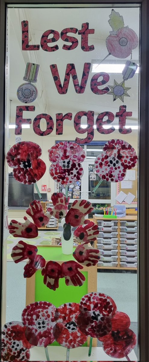 @NurseryOaks Little display of our children's work for Remembrance Day. The children did some wonderful art work so what better way to showcase it for all to see.🥰 @WybertonPrimary @InfinityAcad