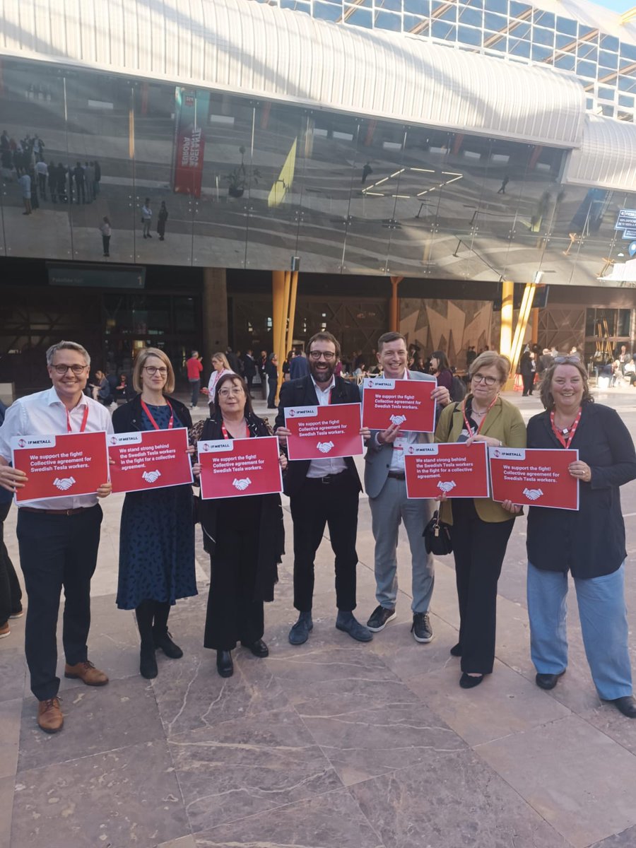 Trade unionists at the #PESCongress: ✊Solidarity for Tesla workers. United in support for the strike and the solidarity actions.