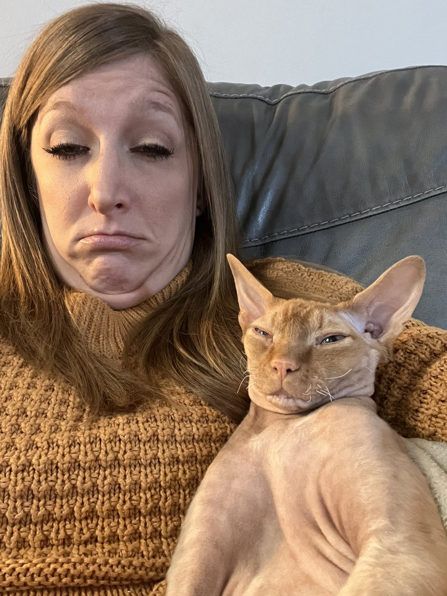 HaikuCiani's tweet photo. People who look like their pets. #jealous #livelaughlove #lolz #hot #twins #sphynxcat #meow https://t.co/KCuCTG3qEf