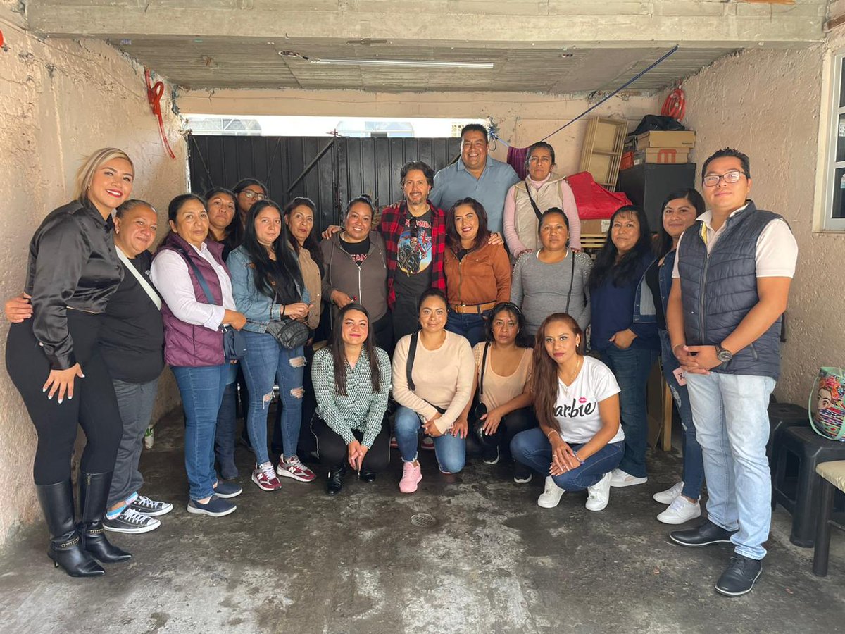 #EquipoUnidoFuerzaInfinita  
Lo que me hace sentir orgulloso de este equipo, es que se volvió parte de mi familia, encontré grandes amistades, conocí miles de historias de mujeres que lograron cumplir sus metas y salir de la adversidad. Por eso mi lealtad está con #EquipoADMM