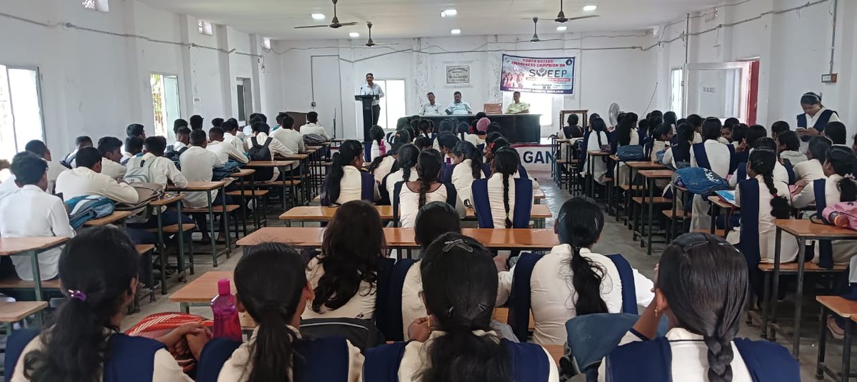 Tahasil office Ganjam (@tdr_ganjam) on Twitter photo SVEEP programme in Ganjam College, Ganjam to facilitate enrollment of students of 18-19 age group(new voters) in the ongoing Special Summary Revision-2024.<a href="/Ganjam_Admin/">Collector & District Magistrate, Ganjam</a> SVEEP programme in Ganjam College, Ganjam to facilitate enrollment of students of 18-19 age group(new voters) in the ongoing Special Summary Revision-2024.<a href="/Ganjam_Admin/">Collector & District Magistrate, Ganjam</a>