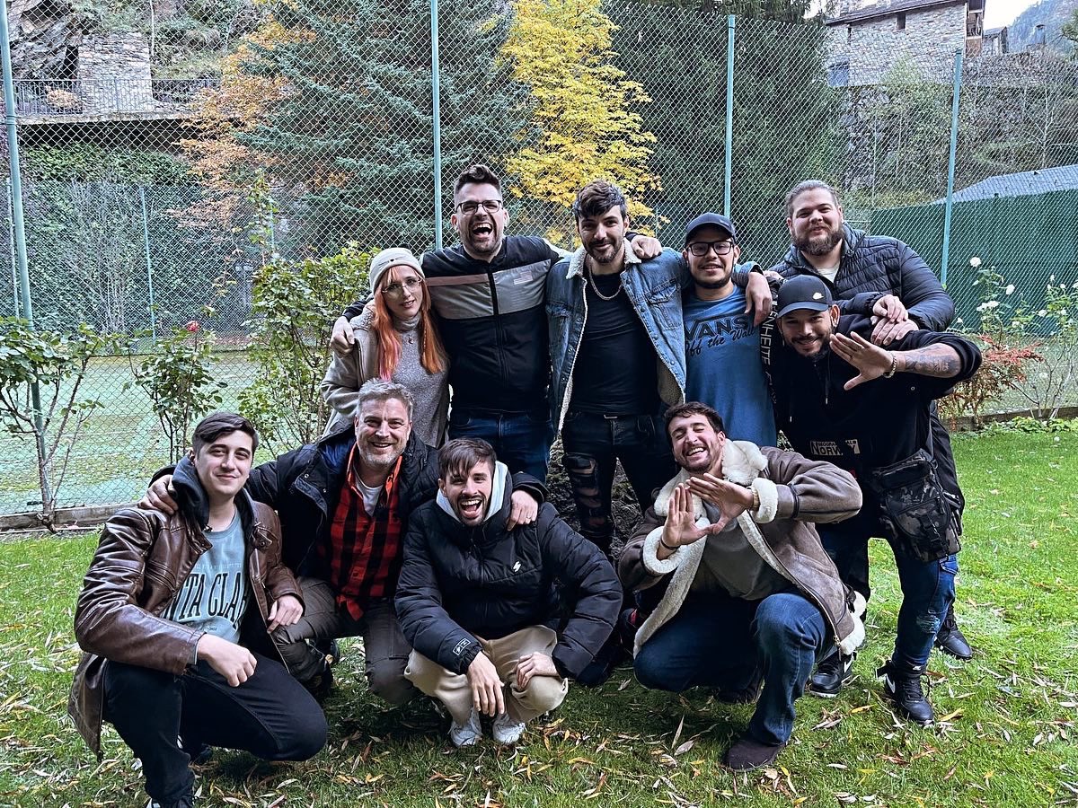 rusitofan's tweet photo. Ayer estuvimos por Andorra con la CREW Arkeanos  festejando el cumple de mi amigo @NexxuzHD y la hemos pasado de maravilla me falto día para visitar a más gente por ahí, pero ya volveremos, a ver si alguno hace una parrilla como dios manda para poder juntarnos más seguido jajaja, gracias por la buena onda @LakshartNia @Rupertoxd2 @Laxxuz25 @KenaiSouza @KenFlow_ @Vectoratgaming @NefariusAP y Richy que puso la casa