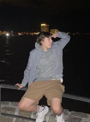 vlMercyy's tweet photo. @fenstiprivat me lookin for the guy who fucking ask 😭💯 https://t.co/jqrXSZb6G5