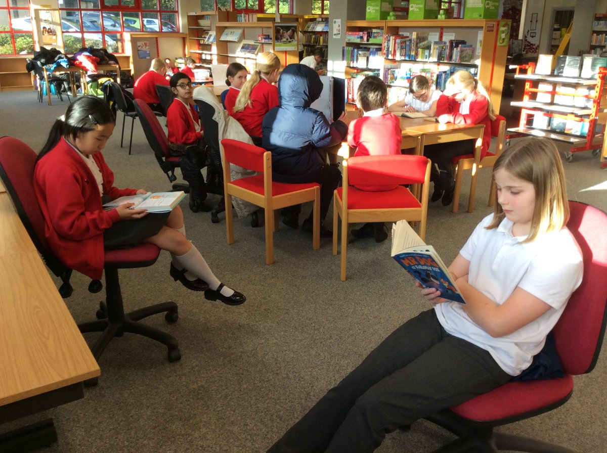 StPhilipsY6C's tweet photo. This week, we spent a relaxing  afternoon reading in the local library! #booklovers  #teamstphilips @StPhilipCEAP https://t.co/bpMrAn8IBC