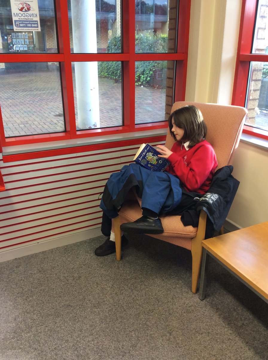 StPhilipsY6C's tweet photo. This week, we spent a relaxing  afternoon reading in the local library! #booklovers  #teamstphilips @StPhilipCEAP https://t.co/bpMrAn8IBC