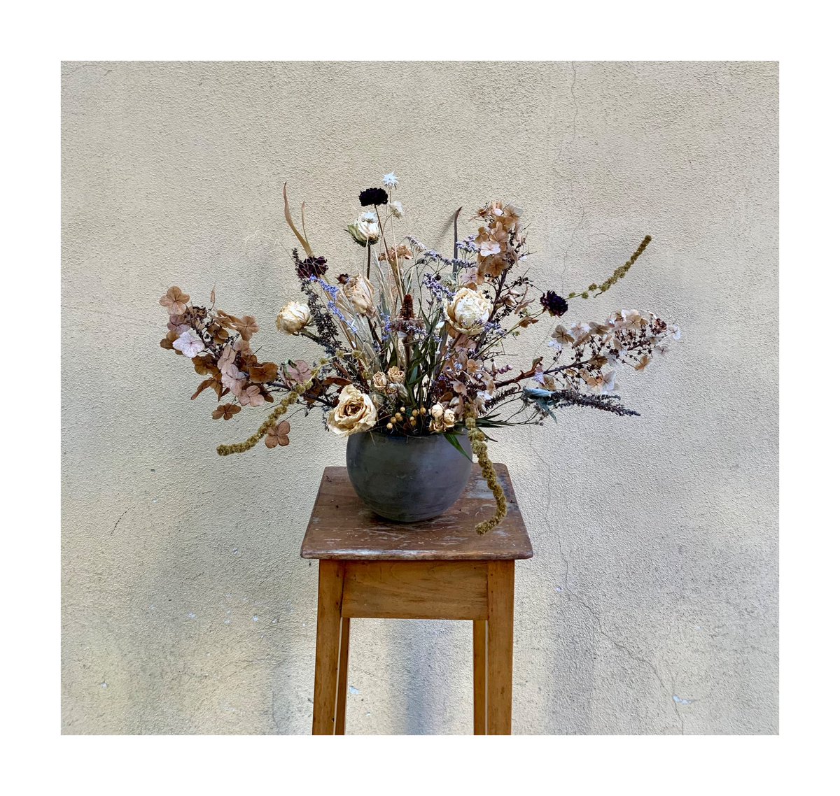 _ Stregatə dai fiori 
Corso di composizione in vaso con fiori essiccati
bicieradici.com/2023/11/08/str…