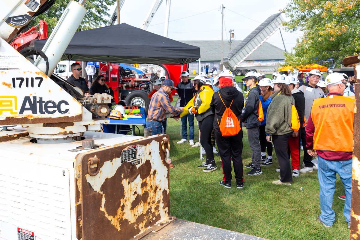 GLOW With Your Hands tweet media