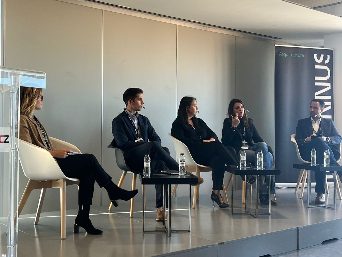 Y hoy también nuestra socia <a href="/AnaLorenteb/">Ana Lorente</a> ha participado en la jornada organizada por <a href="/ingennus/">Ingennus</a> y <a href="/unizar/">Universidad Zaragoza</a> sobre #innovación y #arquitectura donde ha debatido sobre la regulación de la #InteligenciaArtificial