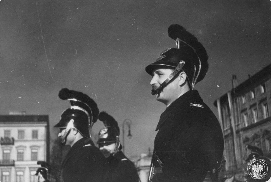 ipngovpl_eng's tweet photo. 🇵🇱📷Poland turns 18 – a collection of photographs from the #IPNArchive.
We are bringing you photos of the 1936 celebrations of the 18th anniversary of Poland regaining its sovereignty. They were taken by Julien Bryan, who would witness the siege of Warsaw three years later. https://t.co/v5SzzIpPRW