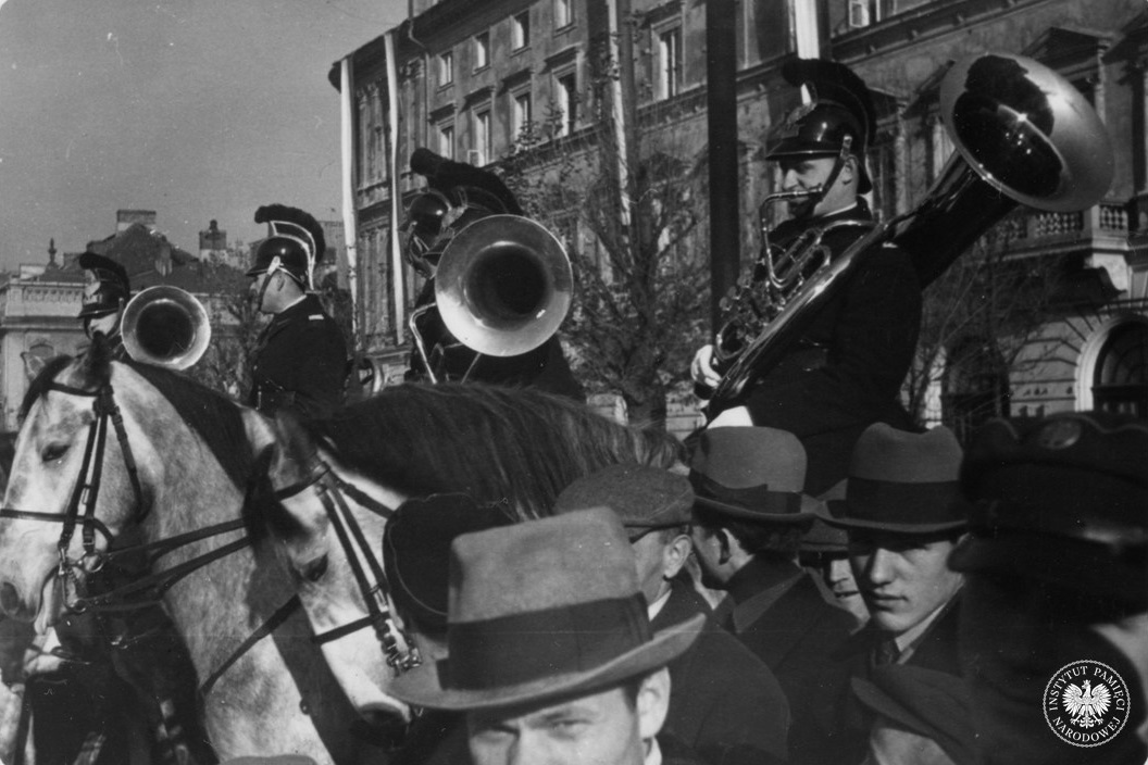 ipngovpl_eng's tweet photo. 🇵🇱📷Poland turns 18 – a collection of photographs from the #IPNArchive.
We are bringing you photos of the 1936 celebrations of the 18th anniversary of Poland regaining its sovereignty. They were taken by Julien Bryan, who would witness the siege of Warsaw three years later. https://t.co/v5SzzIpPRW