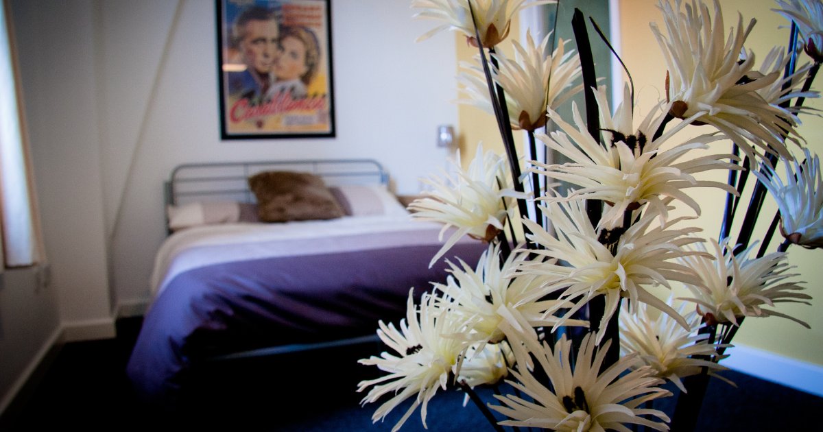 Every student property needs these 5 things 👇
💷 Bills included
🧽 A weekly cleaner
🛍️ Plenty of affordable shops
🛏️ To come part or fully furnished
🌐 High speed wifi
Luckily, our flats tick off these essentials. 
Have a look at what's available 👉 bit.ly/Mcstudent