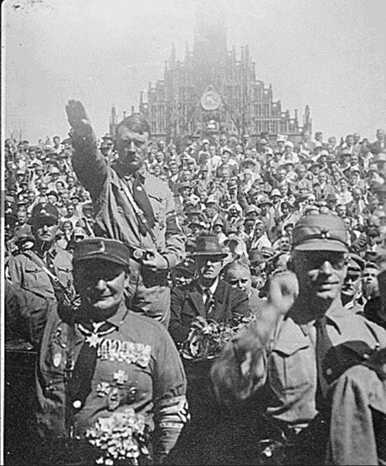 SBalbriggan's tweet photo. @hendopolis Who are these fascist using the Tory party as a human shield hell bent on inciting riots on 11/11 whipping up hatred against a piece march. History is starting to repeat itself.#SuellaBraverman #johnhayes #markcollett #DouglasMurray #dailymail #KayBurley https://t.co/MimhU0WB4Y