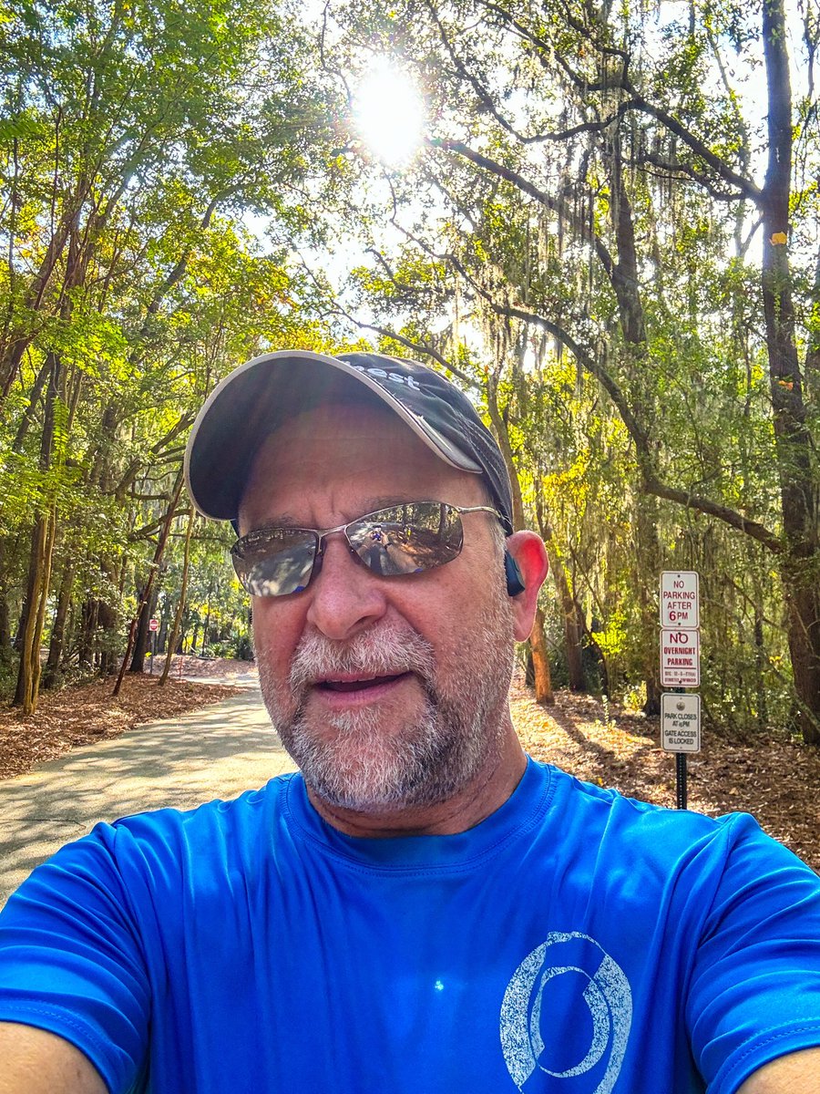 levelbest's tweet photo. Times are coming down. Out to the beach and looking back at our house. #hiltonheadisland #runicot #runicotteam #rundisney https://t.co/uv7xZKA50C