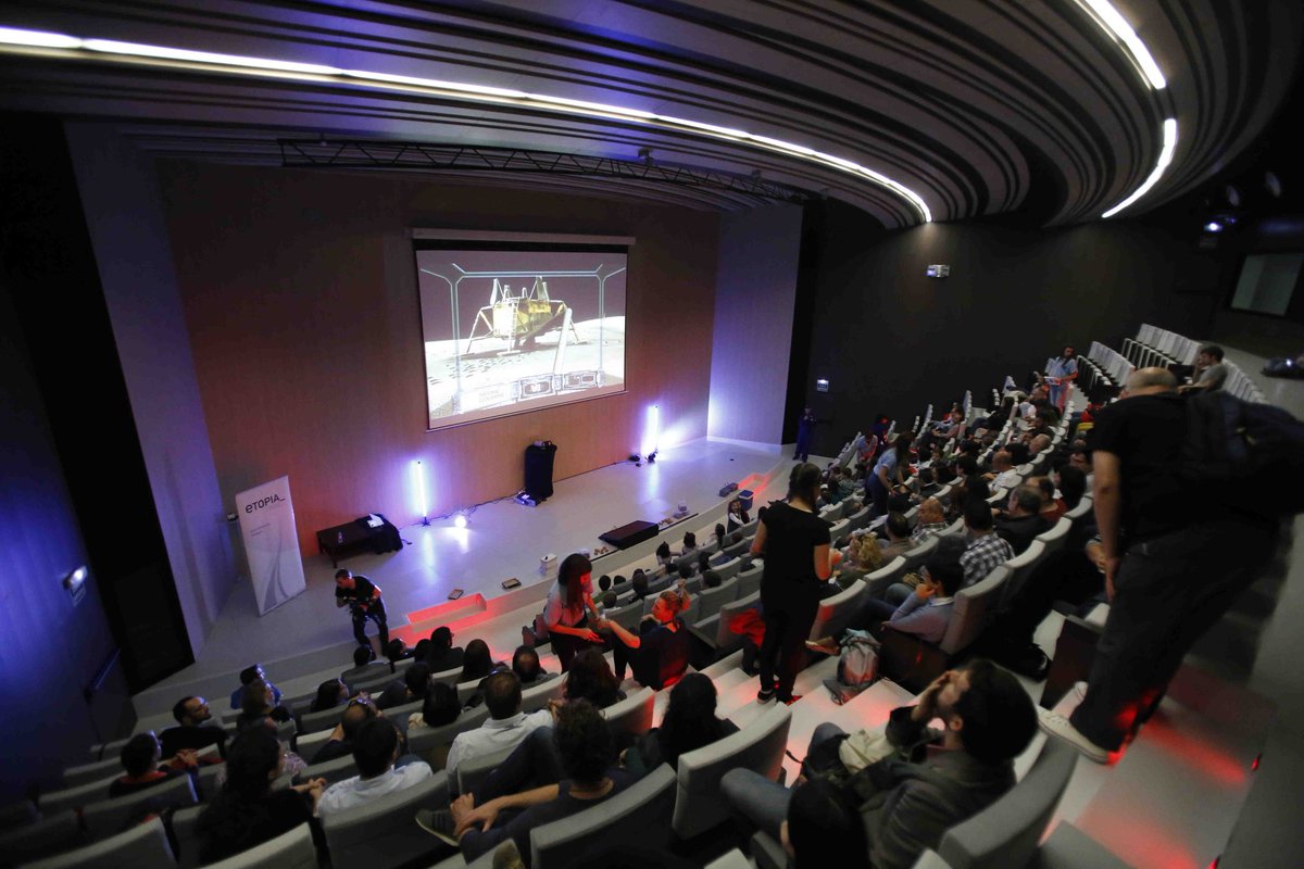 ¿Quién tiene ganas de ver el auditorio de <a href="/etopia_/">Etopia: Emprendimiento, Innovación y Tecnología</a> lleno de personas interesadas por la divulgación científica? 🙋

¿Quién quiere sumergirse en fascinantes proyectos y llevarse un montón de nuevas ideas? 🌌💡

¡Falta menos para #DmasI2023! 🚀

Ver agenda etopia.es/evento/jornada…