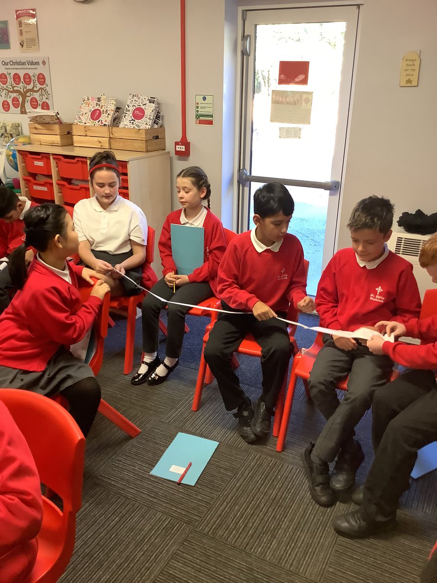 StPhilipsY5C's tweet photo. We had a star visitor today! Dr Copperwheat spent the morning with us, teaching us about his work as an astronomer and filling our minds with a galaxy of knowledge. 🌟🪐🌍 #teamstphilips @StPhilipCEAP https://t.co/wjZTegN0aQ