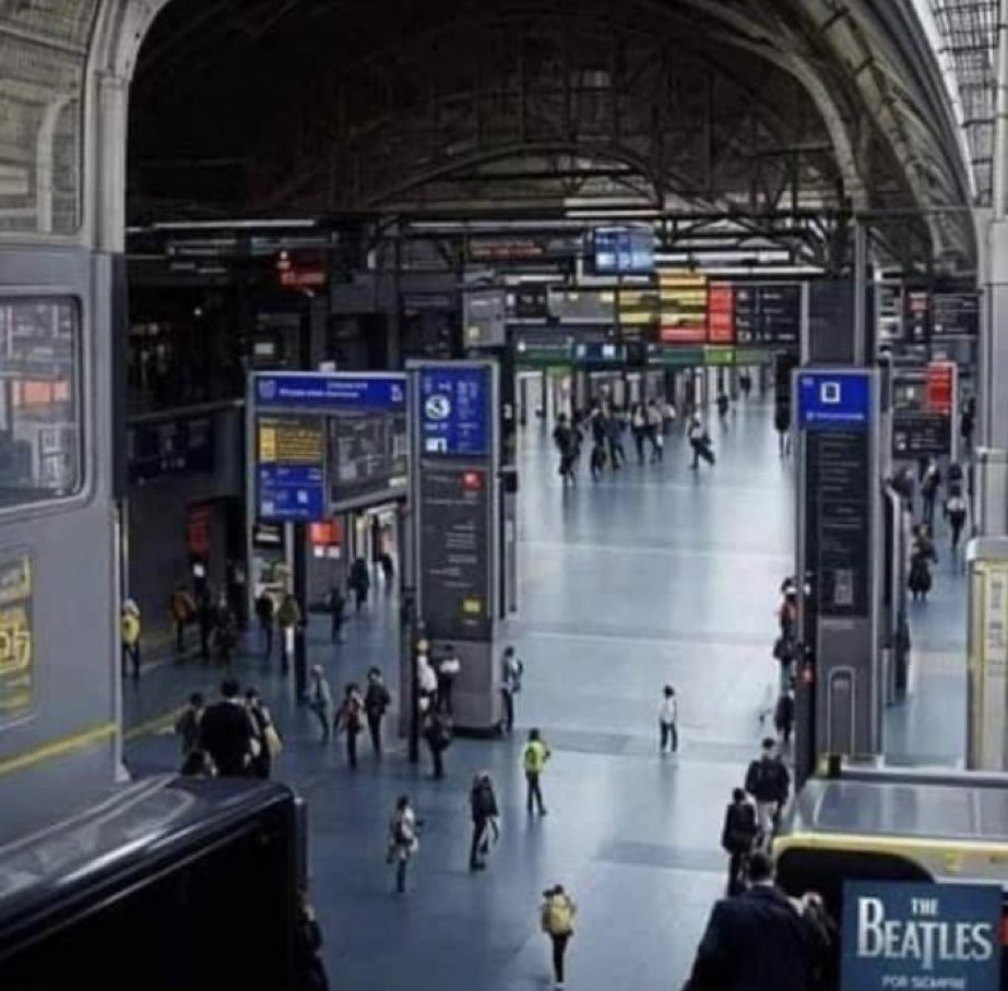 ChrisFerman's tweet image. I saw this today. Do you see it?
Big Beatle fan here.