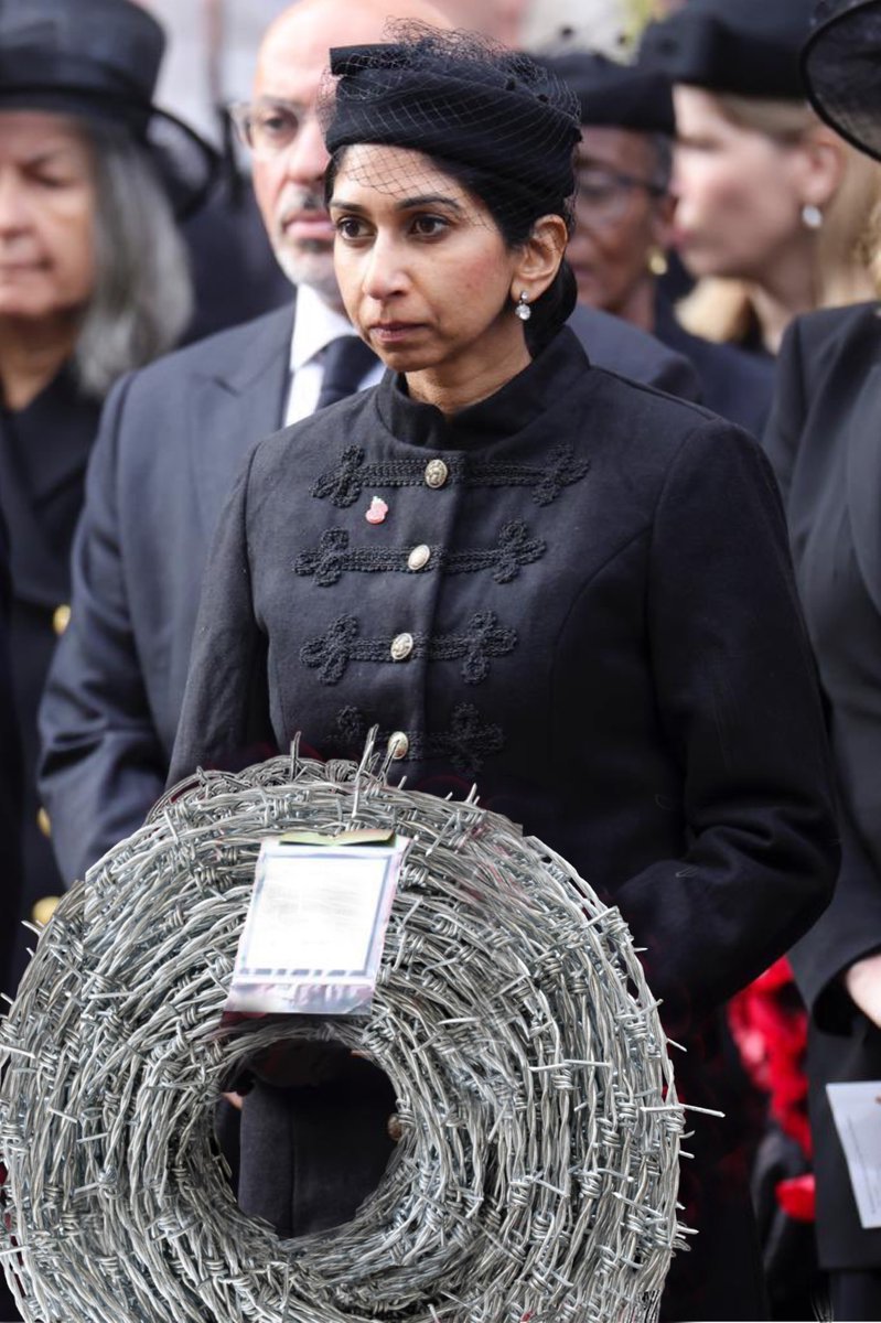 radartabs's tweet photo. As Official Photographer, I suggested that the barbed wire wreath might not be appropriate for Remembrance Day, but would she listen? https://t.co/8Agbpc9loM