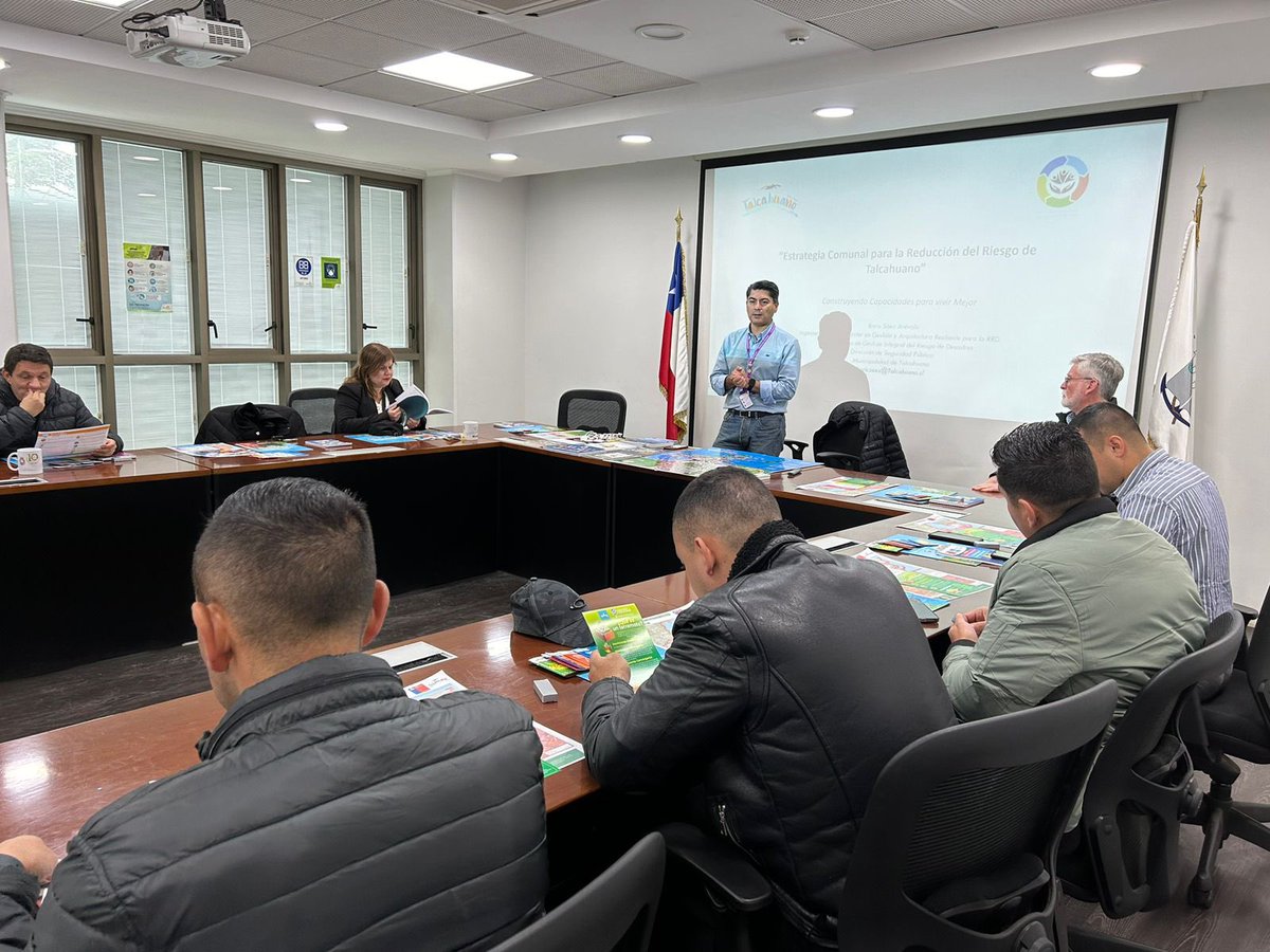 borissaez's tweet photo. En el contexto de la visita de la Delegación Escuela de Ingenieros Militares de Colombia enmarcado en su programa de Maestría en Gestión del Riesgo y Desarrollo, presentamos el modelo comunal de GRD de Talcahuano, reconociendo el buen trabajo y las practicas locales. https://t.co/8oAQ0qTwn3