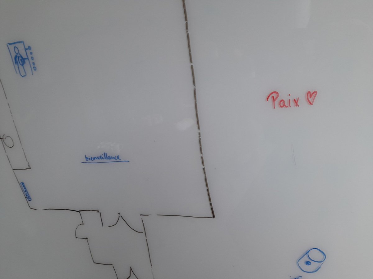 Le programme de la #Nuitchercheurs de Montréal est chargé mais sur le plan de l'entrée il y un programme simple : bienveillance et paix ❤️