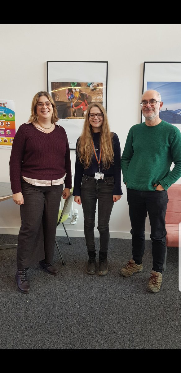 Congratulations to Hattie who successfully defended her PhD today. Thanks so much to @cgl_119 and @MarkEHodson for acting as examiners.