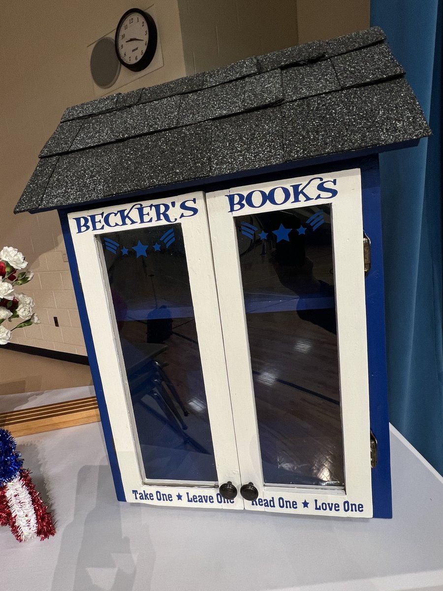 Becker’s Books Lending Library is back <a href="/NoviOrchardHill/">Orchard Hills Elem.</a>, thanks to the third grade Scouts. #NoviPride #NoviTogether