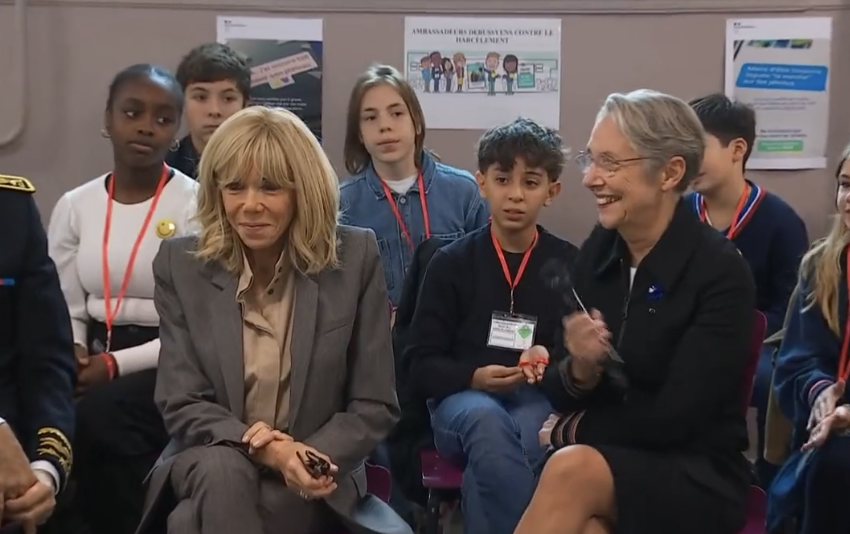 nicolasputsch's tweet photo. (Vidéo) Harcèlement scolaire : Une séquence désastreuse pour Brigitte Macron et Elisabeth Borne en pleine campagne de communication https://t.co/tOKkNCGnA8 #harcelement #ecole #ElisabethBorne #BrigitteMacron https://t.co/uCntJXxcvF