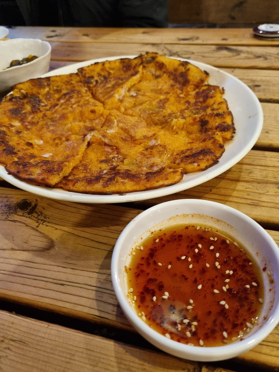 yurichan173's tweet photo. Last dinner with my mom before she leaves; korean food😎😎
母がイタリアに帰る前に母と最後の晩ごはんです!韓国料理!最高🥰🥰

#韓国料理 #韓国 #ビビンバ #トッポキ #koreanfood #korea #korealover #toppoki #bibimpa #foodporn #foodlovers https://t.co/p5XHijRFkF