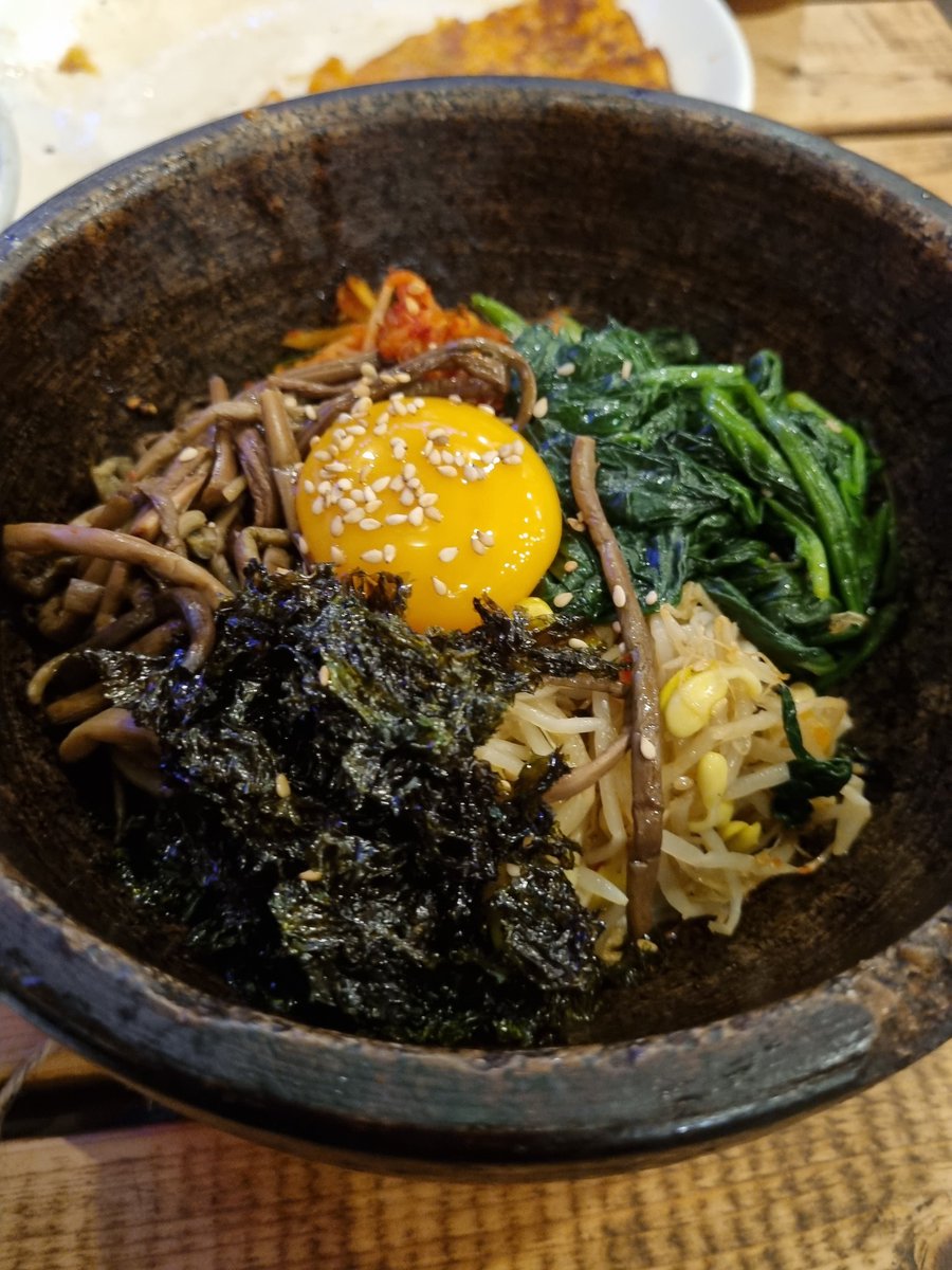 yurichan173's tweet photo. Last dinner with my mom before she leaves; korean food😎😎
母がイタリアに帰る前に母と最後の晩ごはんです!韓国料理!最高🥰🥰

#韓国料理 #韓国 #ビビンバ #トッポキ #koreanfood #korea #korealover #toppoki #bibimpa #foodporn #foodlovers https://t.co/p5XHijRFkF