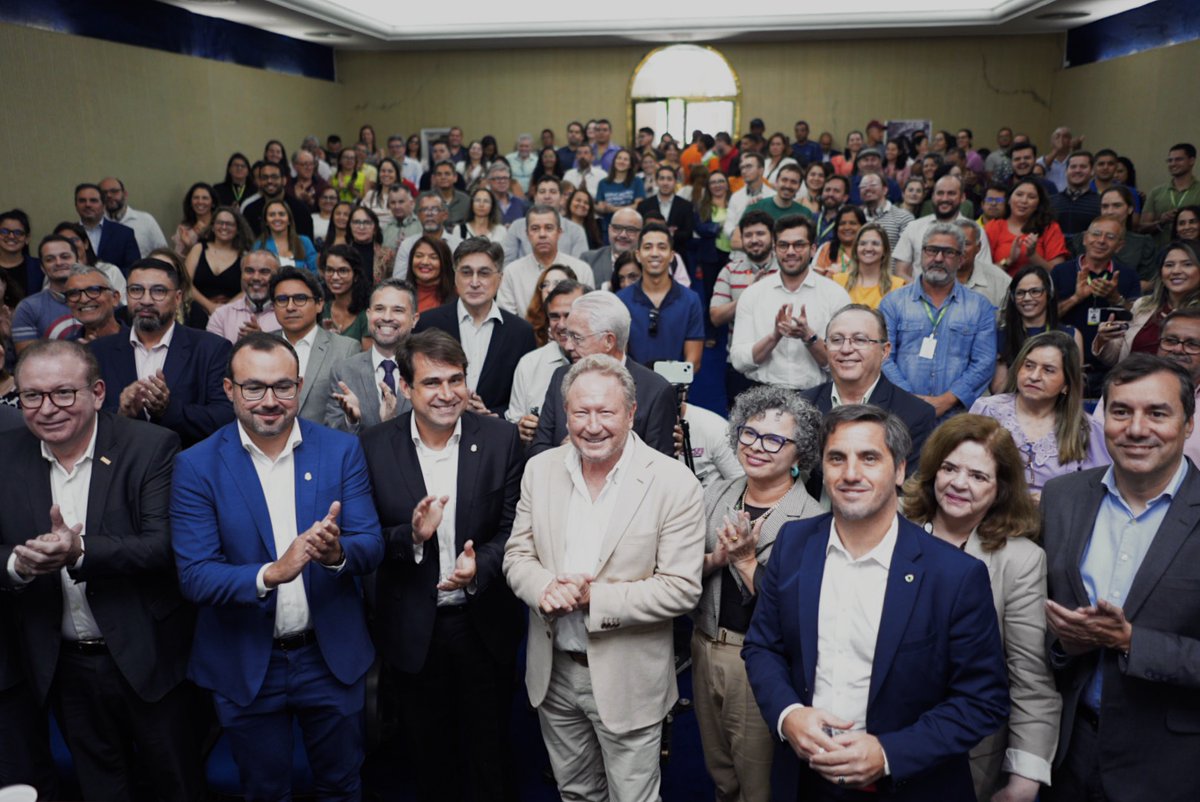 FortescueBrasil's tweet photo. “A umidade gerada pelo aquecimento global é letal e já é realidade. O mundo precisa de lideranças e políticas que exerçam um #PoderPositivo, para implementar a transição energética urgente”, afirma Dr. Andrew Forrest. https://t.co/atycqlYqkz