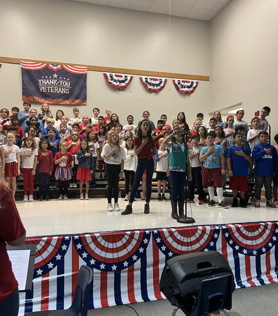 WinkleyElem's tweet photo. Our 4th grade Wolverines paid a beautiful tribute to veterans this morning in our assembly. We are thankful for their service to our great country. ❤️🤍💙 #WinkleyEmpowers #1LISD https://t.co/yqqnMekg4V