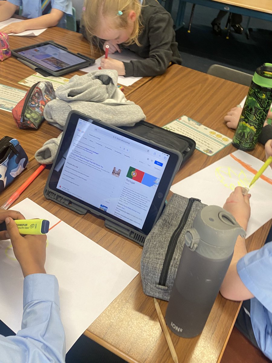 OLRprimary's tweet photo. The language ambassadors in P2a have chosen Portuguese as their new language of the month! We started off by researching Portugal on the iPads and drawing the flag! 🇵🇹 #languagelearning #mlps #scilt https://t.co/kXMai0czdw