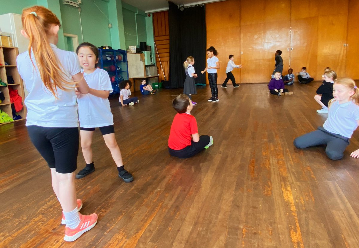 Some fun at PE. 🤸🏻‍♀️🤸🏻‍♂️🤸🏼