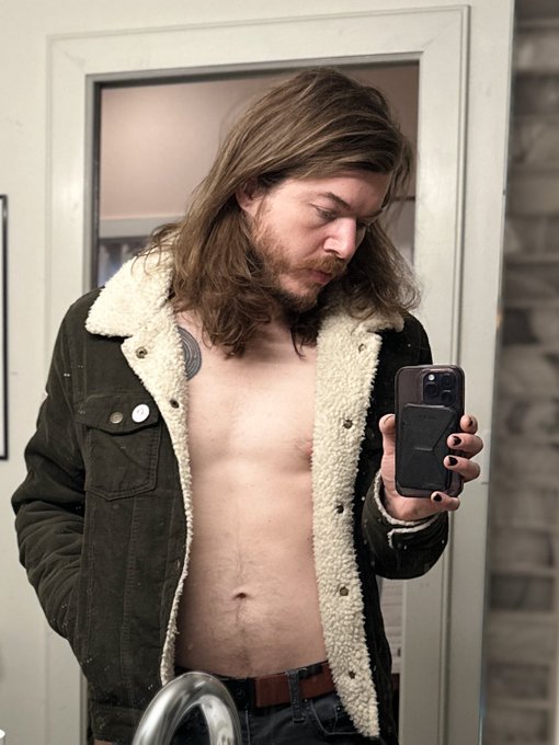 I enjoy photo dumps that act like a journey through my personality. https://t.co/zwoS3Que9B