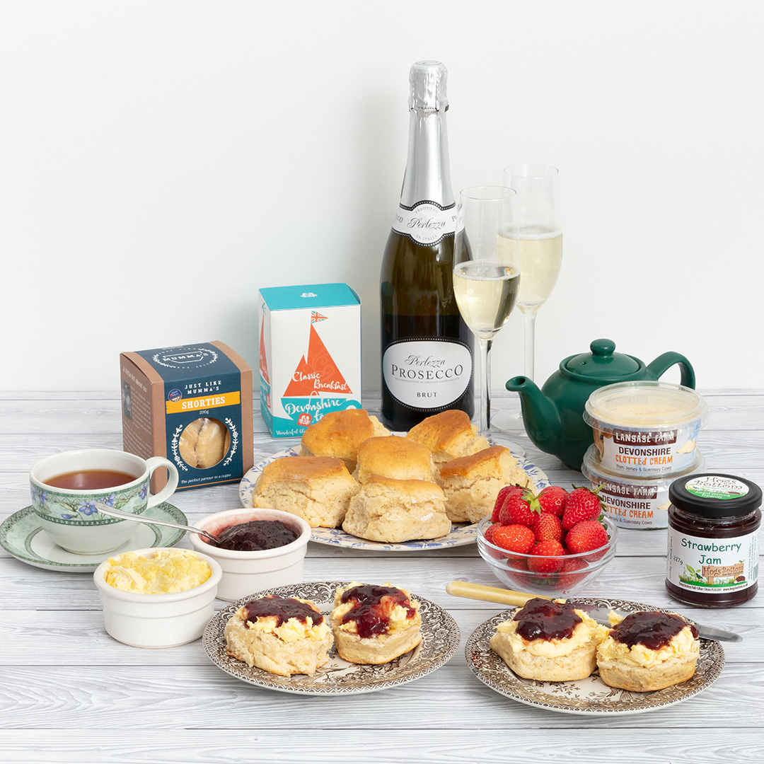 WIN A Weekend Pick-Me-Up! Feeling lucky? We're giving away the ultimate weekend treat: our delightful Cream Tea & Prosecco Hamper 🌟 For your chance to #WIN 👇 💙 Follow @devon_creamteas 💙 Like & RT 💙 Tag a Friend #GiveawayTime #DevonCreamTeas #GiveawayAlert