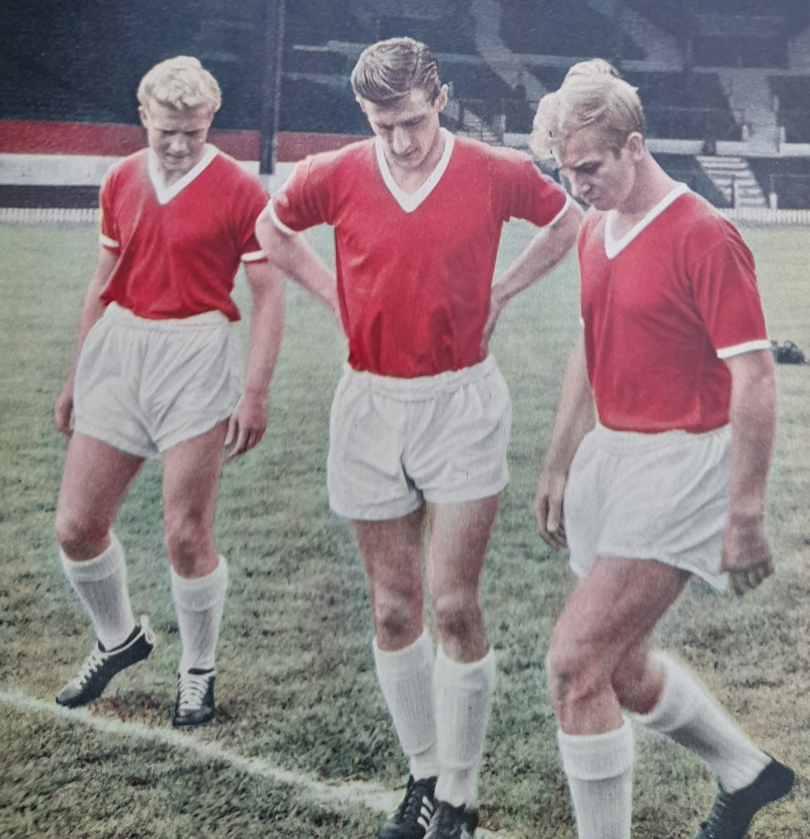 YesterdaysStars's tweet image. 🇾🇪 Albert Quixall , Dennis Viollet and Bobby Charlton 🇾🇪