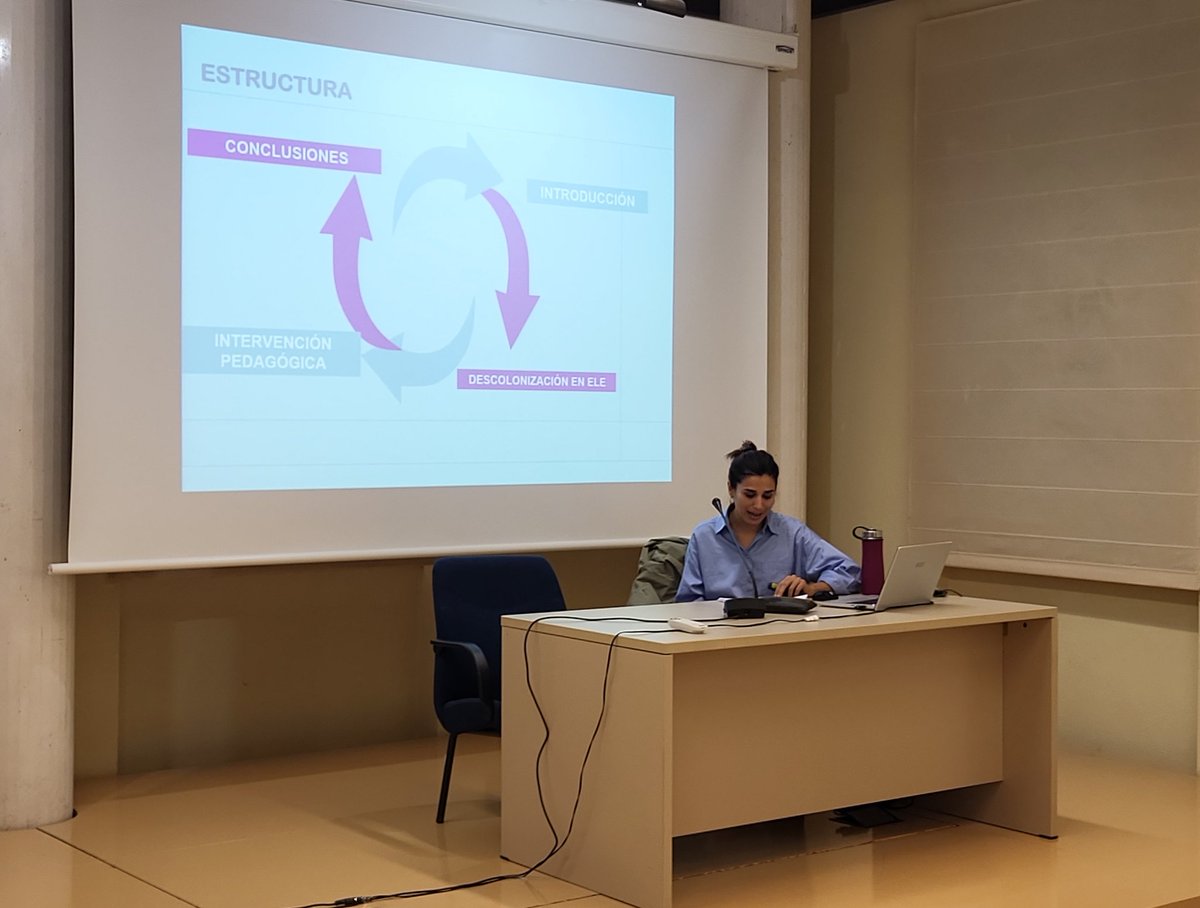 Macarena Jiménez Naranjo: Voz y agencia: hacia una pedagogía descolonizadora en el aula de español ➡️ <a href="/ciieleumu/">CIIELE Universidad de Murcia</a> <a href="/digitalUMU/">digitalUMU</a> <a href="/estudiantesumu/">EstudiantesUMU</a> <a href="/glleUMU/">Grado Lengua y Literatura Españolas UMU</a> <a href="/UMU/">Universidad Murcia</a> <a href="/UMUdivulga/">UMU Divulga</a>