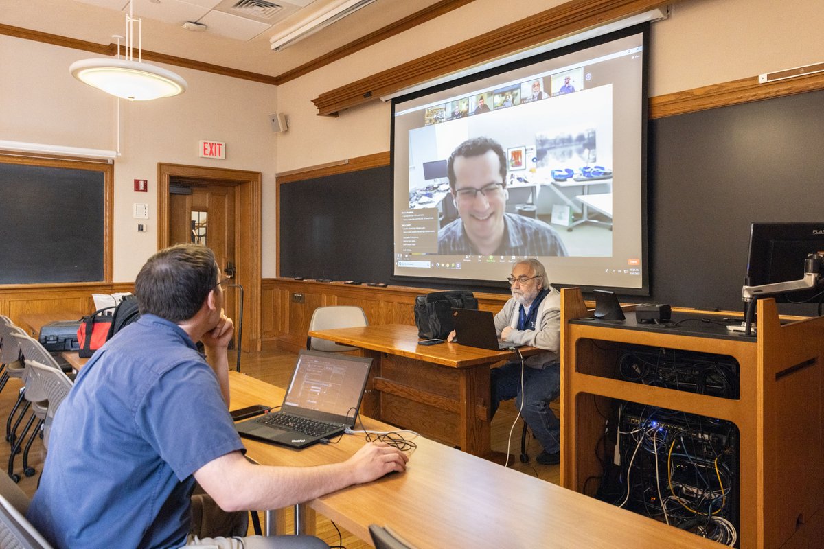 Lecture capture — tech allowing instructors to record classes for later viewing — helps students to review difficult sections &amp; add captions for accessibility.

Poorvu Center, ITS &amp; facilities staff are upgrading AV systems in dozens of Yale classrooms:

your.yale.edu/youryale/advan…