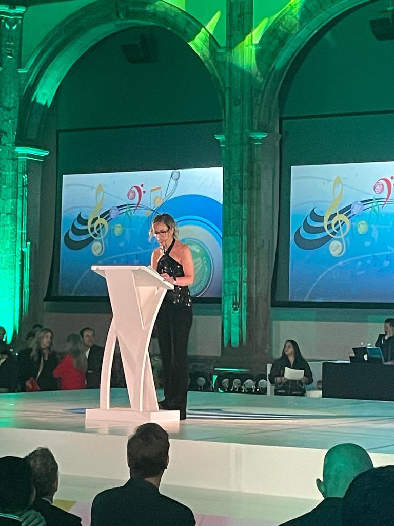 gentera's tweet photo. Gentera y sus empresas, en la presentación del #Benchmarking #ProDesarrollo 2023, ¡Impulsando los sueños de nuestros clientes con servicios financieros que generan #ValorSocial! https://t.co/escxPHwI4B