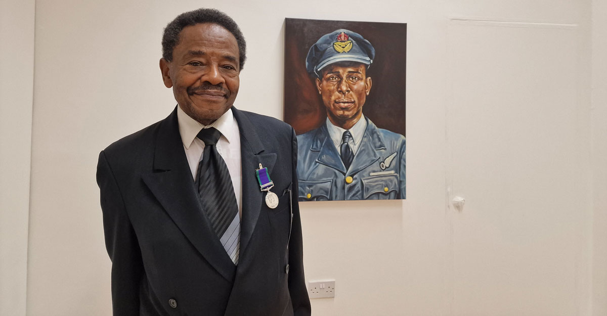Wanstead resident Gordon Murrell, who served in the British Army, visited 'Evidence of Those Not Seen' exhibition @SPACEstudios & said how important the exhibition is to highlight the services that people like himself had carried out. Visit until 29 Nov 🔗orlo.uk/g6Sfq