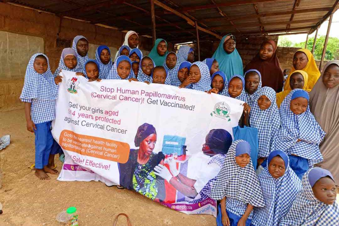 gavi's tweet photo. >3 million girls in Nigeria have received the lifesaving #HPV vaccine since the launch on October 24!
We're proud to support @muhammadpate, @Fmohnigeria, @NphcdaNG, @UNICEF_Nigeria & @WHONigeria's continued efforts to protect girls against the leading cause of #cervicalcancer. https://t.co/cd3GifwV5W