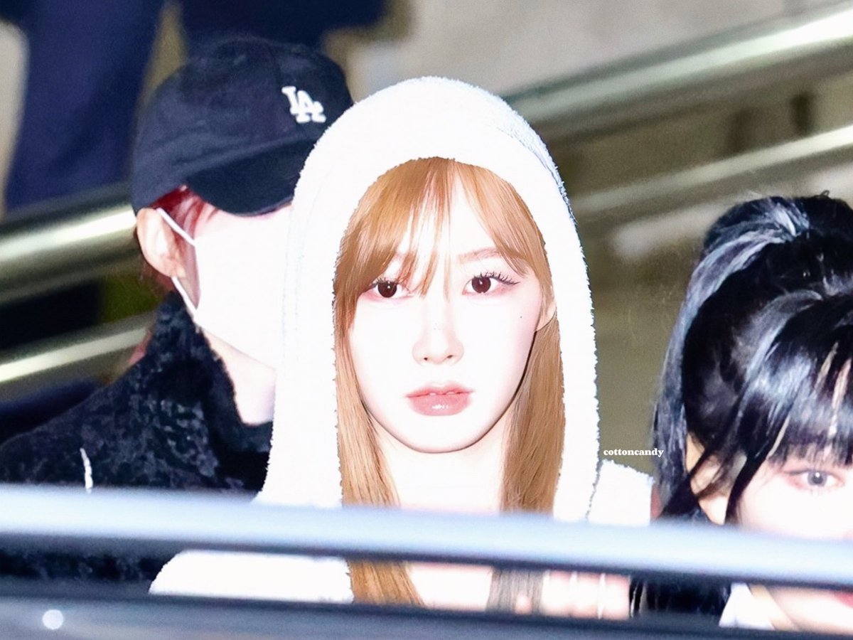 cottonpuppy0128's tweet photo. 231110 뮤뱅퇴근🌙

#지젤 #에스파
#GISELLE #AESPA https://t.co/P31Zprf0fi